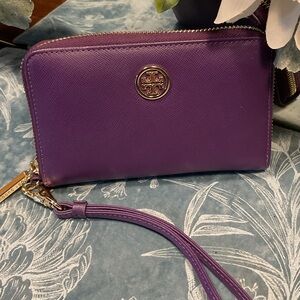 Tory Burch Robinson Zip around Wristlet